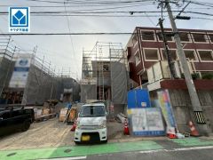 現地（2025年10月30日）撮影。若宮小学校まで徒歩2分と近く、お子様も無理なく通えます。快適でゆとりのある生活空間で新生活を始めましょう^^