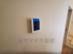 防犯性、セキュリティ対策に安心できるテレビモニター付きインターフォンです。セールスマン対策にもなり安心できます。