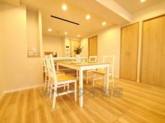 家族が集まる開放的なリビング。約16.6帖の大空間で毎日のお食事が楽しみです。思い思いの時間を過ごしたり、家族みんなで食事をしたり、素敵な団らんの場になりますね＾＾