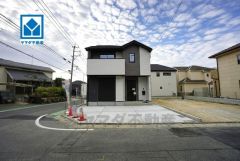 小学校、中学校は徒歩10分＾＾スーパーやコンビニなども近く周辺環境充実。快適でゆとりのある生活空間で新生活を始めましょう^^