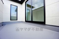 陽当たりの良いバルコニーです。お洗濯やお布団干しはもちろん、日光浴スペースにも。