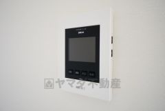 防犯性、セキュリティ対策に安心できるテレビモニター付きインターフォンです。セールスマン対策にもなり安心できます。