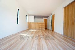 断熱性能の窓ガラスを採用。省エネ、光熱費カットにも貢献します。夏は涼しく、冬は暖かく快適に過ごせますよ＾＾
