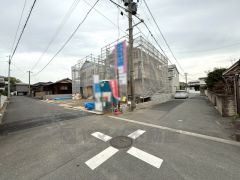 現地（2026年4月6日）撮影。大型車の通行が少なく、騒音や振動が少ないので静かで快適な生活を送れます。落ち着いた住宅地内で快適な生活を実現してみませんか。