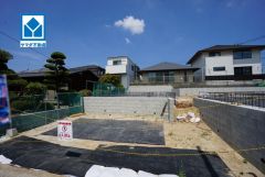 現地（2026年8月3日）撮影。3沿線利用可。千早駅徒歩13分＾＾舞松原小学校徒歩8分、多々良中学校徒歩7分＾＾
