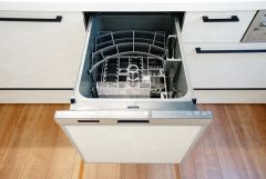 炊事時間を大幅に短縮できる食器洗浄乾燥機付き＾＾食器を洗う手間が減るので家族とのコミュニケーションの時間や自分の時間が増えますね。