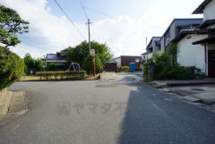 住人以外の車の進入も少なく、小さなお子様を持つご家庭にも安心です。
