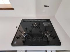 複数の調理を一度に行うことができる3口コンロ。効率よくお料理が出来ます。毎日のお料理も楽しくなりますね＾＾