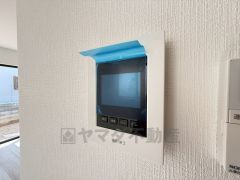 防犯性、セキュリティ対策に安心できるテレビモニター付きインターフォンです。セールスマン対策にもなり安心できます。