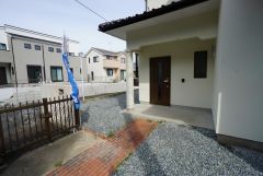 家の顔となる玄関扉がかっこいいと、たくさんの人を招き入れたくなりますね＾＾