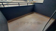 陽当たりの良いバルコニーです。お洗濯やお布団干しはもちろん、日光浴スペースにも。