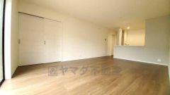 断熱性能の窓ガラスを採用。省エネ、光熱費カットにも貢献します。夏は涼しく、冬は暖かく快適に過ごせますよ＾＾