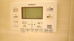 湯量・湯温の設定、そして保温までワンタッチのフルオートバス。便利な追い炊き機能付きです。