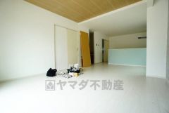 断熱性能の窓ガラスを採用。省エネ、光熱費カットにも貢献します。夏は涼しく、冬は暖かく快適に過ごせますよ＾＾