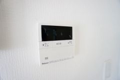おいだき機能つきなのでお風呂に入る時間が異なるご家庭には嬉しいですね。ボタン一つで快適で便利な生活が＾＾