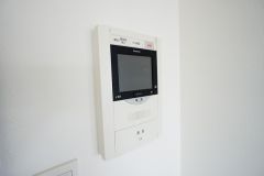 オートロックとモニター付きインターホン装備で女性やお子様も安心。充実のセキュリティで暮らしをサポートします。