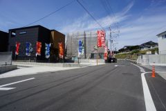 住人以外の車の進入も少なく、小さなお子様を持つご家庭にも安心です。