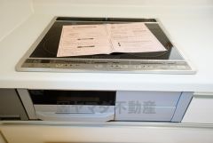 汚れてもサッとふける、お手入れのしやすいIHクッキングヒーター。オール電化なので経済的です。