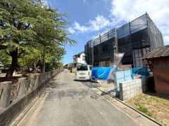 現地（2026年4月16日）撮影。住人以外の車の進入も少なく、小さなお子様を持つご家庭にも安心です＾＾