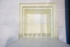 キッチンにある床下収納は、居住スペースを減らさずに買い置きの調味料や非常食などを保管することができます。