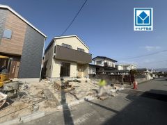 ししぶ駅徒歩9分、都心へのアクセス良好。スーパーやコンビニなども近く周辺環境充実。快適でゆとりのある生活空間で新生活を始めましょう^^