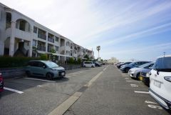 敷地内平面駐車場。月額7000円、継承可能です＾＾