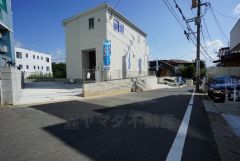 住人以外の車の進入も少なく、小さなお子様を持つご家庭にも安心です。