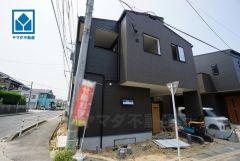 JR九産大前駅徒歩3分、都心へのアクセス良好。スーパーやコンビニなども近く周辺環境充実。快適でゆとりのある生活空間で新生活を始めましょう^^