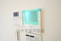 防犯性、セキュリティ対策に安心できるテレビモニター付きインターフォンです。セールスマン対策にもなり安心できます。