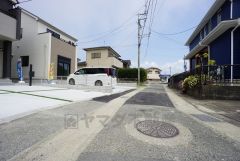 住人以外の車の進入も少なく、小さなお子様を持つご家庭にも安心です。