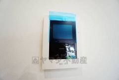 防犯性、セキュリティ対策に安心できるテレビモニター付きインターフォンです。セールスマン対策にもなり安心できます。
