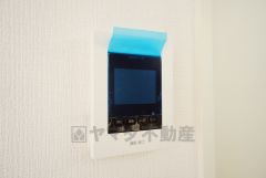 防犯性、セキュリティ対策に安心できるテレビモニター付きインターフォンです。セールスマン対策にもなり安心できます。