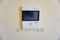 防犯性、セキュリティ対策に安心できるテレビモニター付きインターフォンです。セールスマン対策にもなり安心できます。