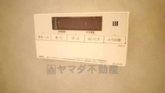 湯量・湯温の設定、そして保温までワンタッチのフルオートバス。便利な追い炊き機能付きです。