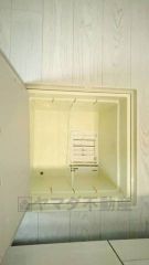 キッチンにある床下収納は、居住スペースを減らさずに買い置きの調味料や非常食などを保管することができます。