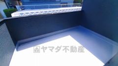 陽当たりの良いバルコニーです。お洗濯やお布団干しはもちろん、日光浴スペースにも。