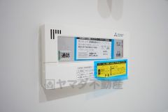 湯量・湯温の設定、そして保温までワンタッチのフルオートバス。便利な追い炊き機能付きです。