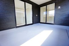 雨に濡れにくいインナーバルコニーは家事を助けてくれること間違いなし。洗濯物を干したまま外出しているとき、急に雨が降り出しても洗濯物が濡れてしまうことを防げます。