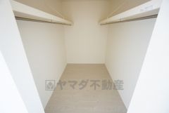 主寝室には大型のウォークインクローゼット付き。