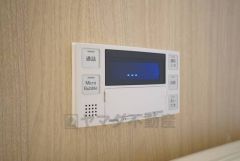 湯量・湯温の設定、そして保温までワンタッチのフルオートバス。便利な追い炊き機能付きです。