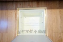 キッチンにある床下収納は、居住スペースを減らさずに買い置きの調味料や非常食などを保管することができます。