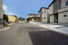住人以外の車の進入も少なく、小さなお子様を持つご家庭にも安心です。