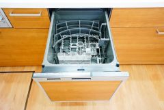 炊事時間を大幅に短縮できる食器洗浄乾燥機付き＾＾食器を洗う手間が減るので家族とのコミュニケーションの時間や自分の時間が増えますね。
