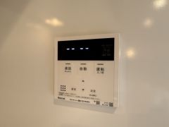 おいだき機能つきなのでお風呂に入る時間が異なるご家庭には嬉しいですね。ボタン一つで快適で便利な生活が＾＾