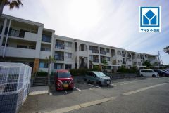 令和7年12月リフォーム完了。福工大前駅徒歩12分で、都心へのアクセス良好。スーパーやコンビニなども近く周辺環境充実。快適でゆとりのある生活空間で新生活を始めましょう^^