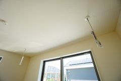 雨の日や花粉の季節でも気にせず洗濯物が干せる室内物干し完備＾＾