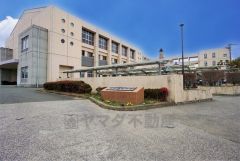 階段昇降がなく子育てしやすい平屋＾＾リビングは20帖の広々とした空間になっています。全居室収納付き＾＾