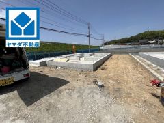 コンビニまで徒歩6分の近さ。すぐに必要なものを買いにいけるので便利ですね。