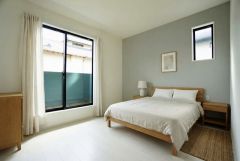 家具はイメージです。主寝室としてお使いいただけそうなこちらのお部屋は、日当たりが良く、爽やかな風を感じて起きる朝は、快適生活の始まりに。