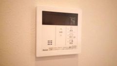 キッチン横からボタンひとつで操作が楽々。